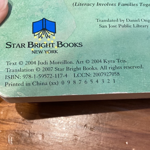 Vietnamese DOC SACH CHO CON / Read to Me! Judi Moreillon Kyra Teis Board Book - Picture 7 of 8